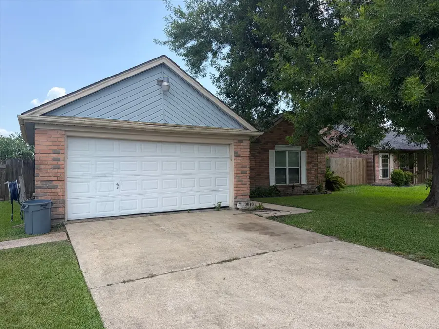 9810 Brookview Drive, La Porte, TX 77571 - #2