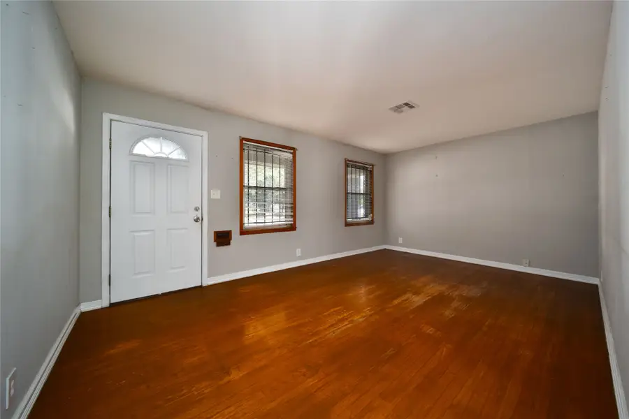 6722 Roxbury Road, Houston, TX 77087 - Image #2