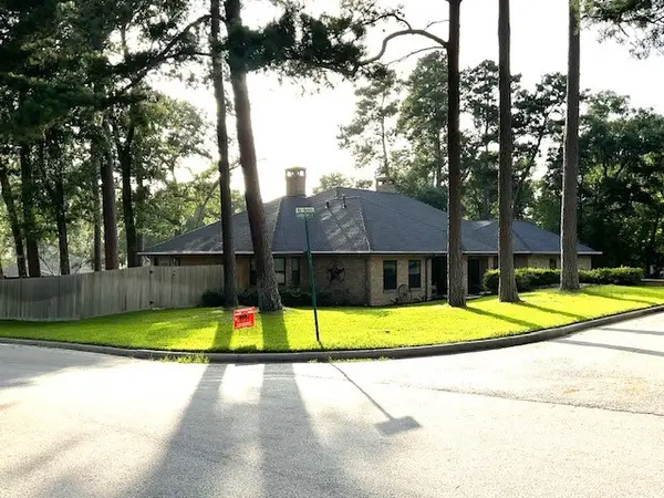 514 Sandy Oaks Drive, Huntsville, TX 77340