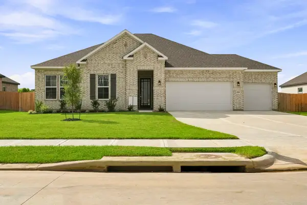 12026 Old Fashion Circle, Mont Belvieu, TX 77535