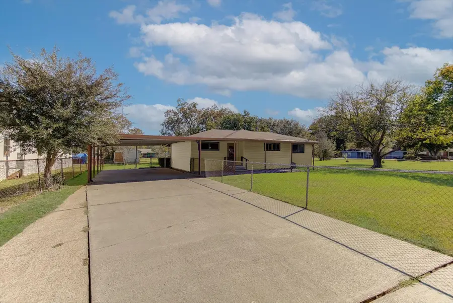 7906 Spivey Road, Highlands, TX 77562 - Image #2