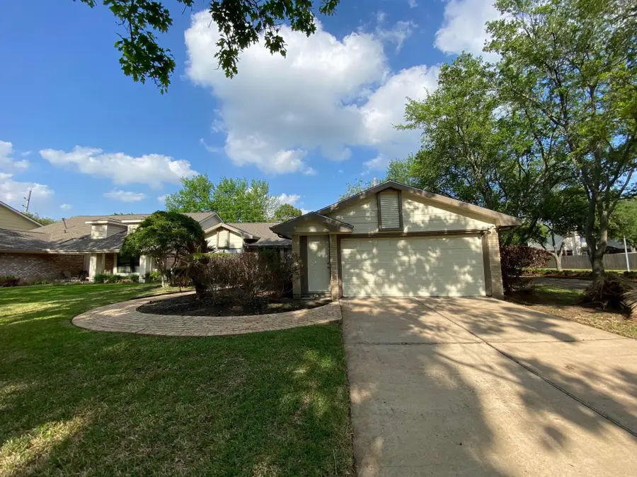2439 Woodstream Boulevard, Sugar Land, TX 77479 - Image #2