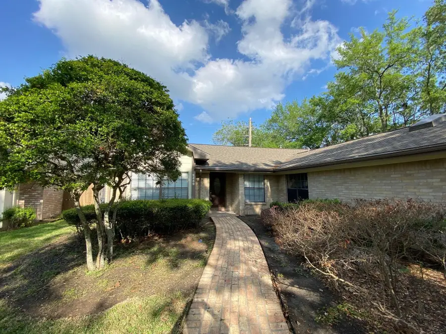 2439 Woodstream Boulevard, Sugar Land, TX 77479 - Image #3