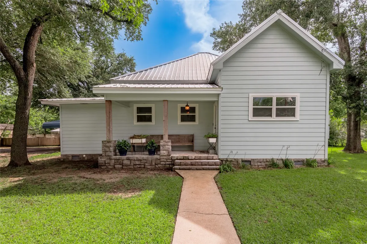 105 N Texas Street, Madisonville, TX 77864 - #1