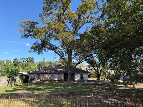 7102 Wendemere Street, Houston, TX 77088