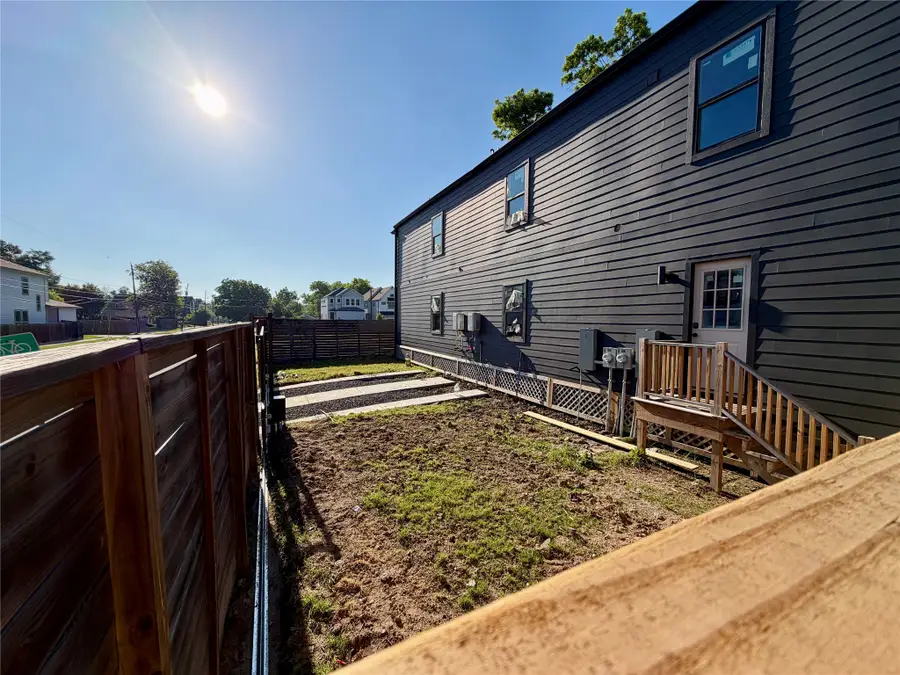 1002 E 33rd Street, Houston, TX 77022 - #2