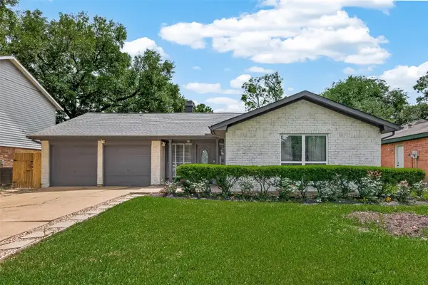 2307 Clearbrook Drive, Missouri City, TX 77489
