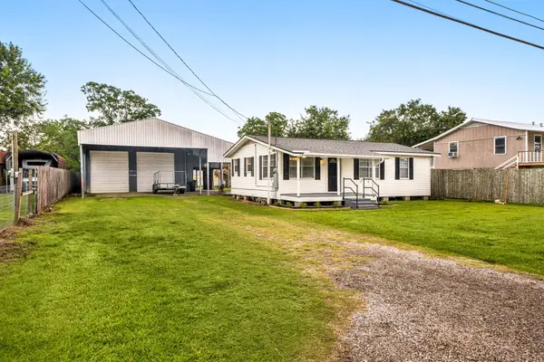 221 11th Street, Dickinson, TX 77539
