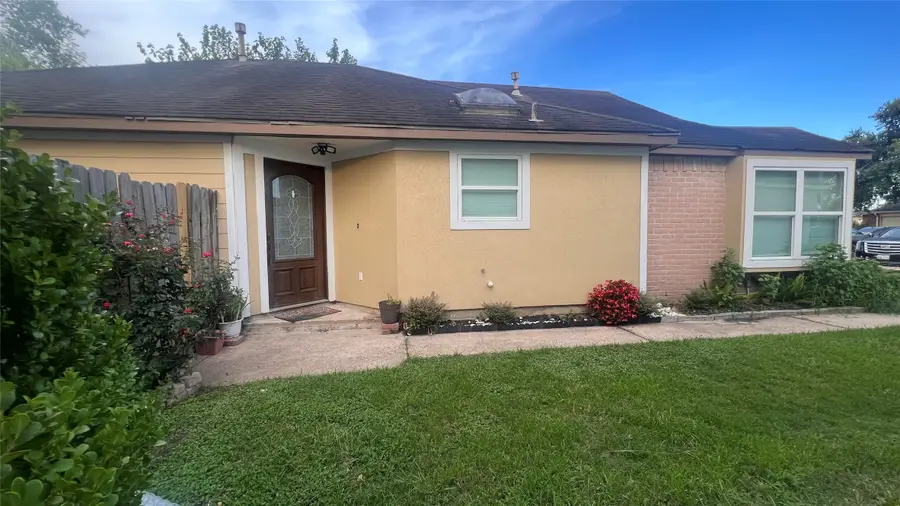 6018 Beaconridge Drive, Houston, TX 77053 - Image #2