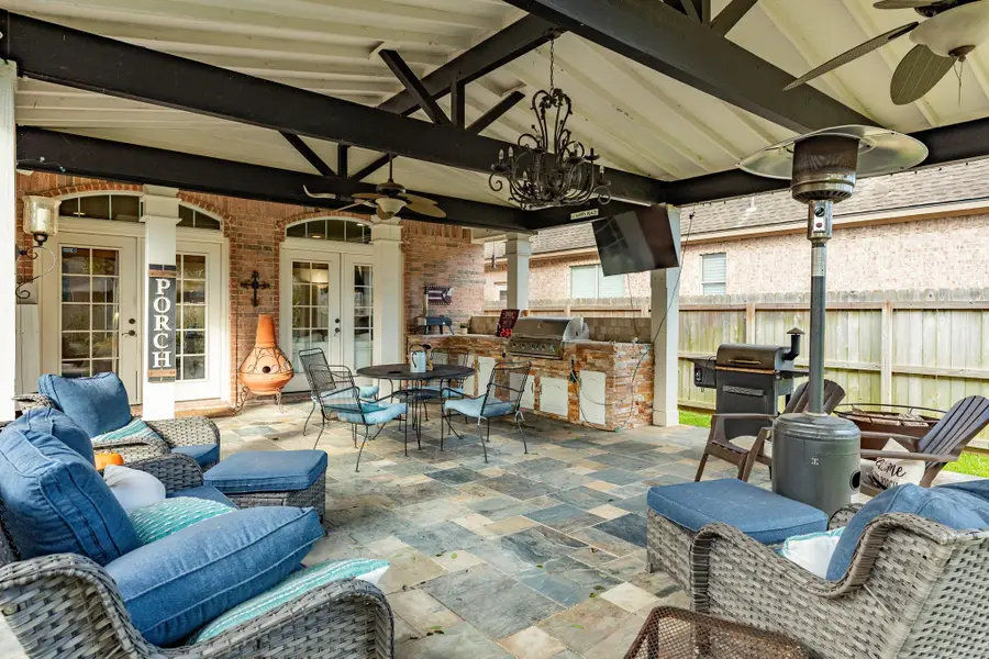 204 Arrowhead Drive, Lake Jackson, TX 77566 - #2