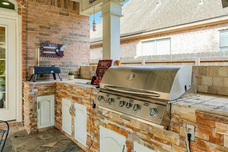 204 Arrowhead Drive, Lake Jackson, TX 77566 - #3