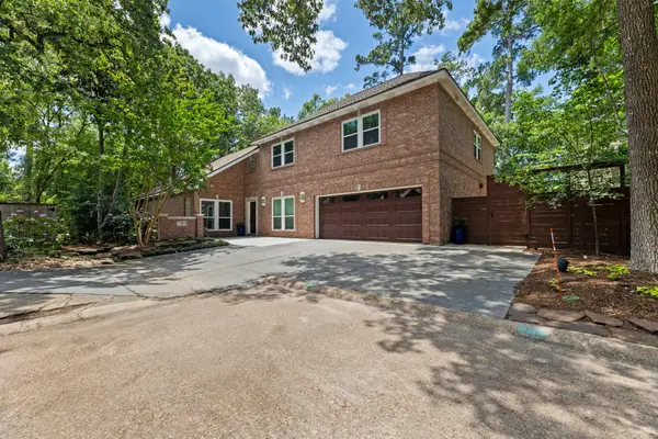 17 Buttonbush Court, The Woodlands, TX 77380