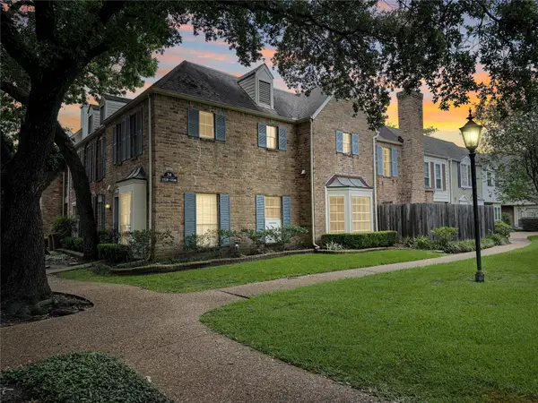 13240 Trail Hollow Drive #3240, Houston, TX 77079
