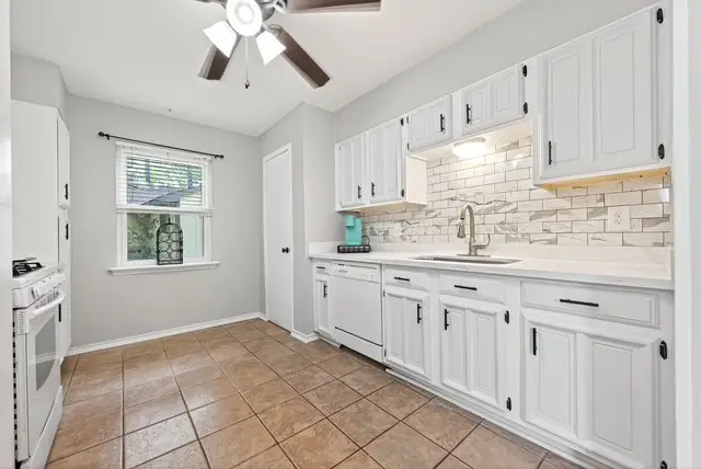 3319 Sycamore Springs Drive, Kingwood, TX 77339 - Image #2