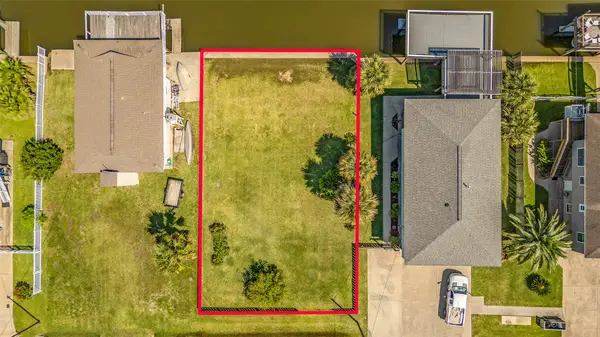 16530 Nassau Way, Jamaica Beach, TX 77554