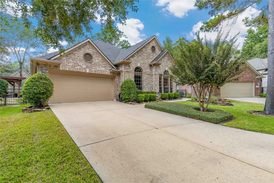 7 N Spring Brook Ct, The Woodlands, TX 77382 - Image #3