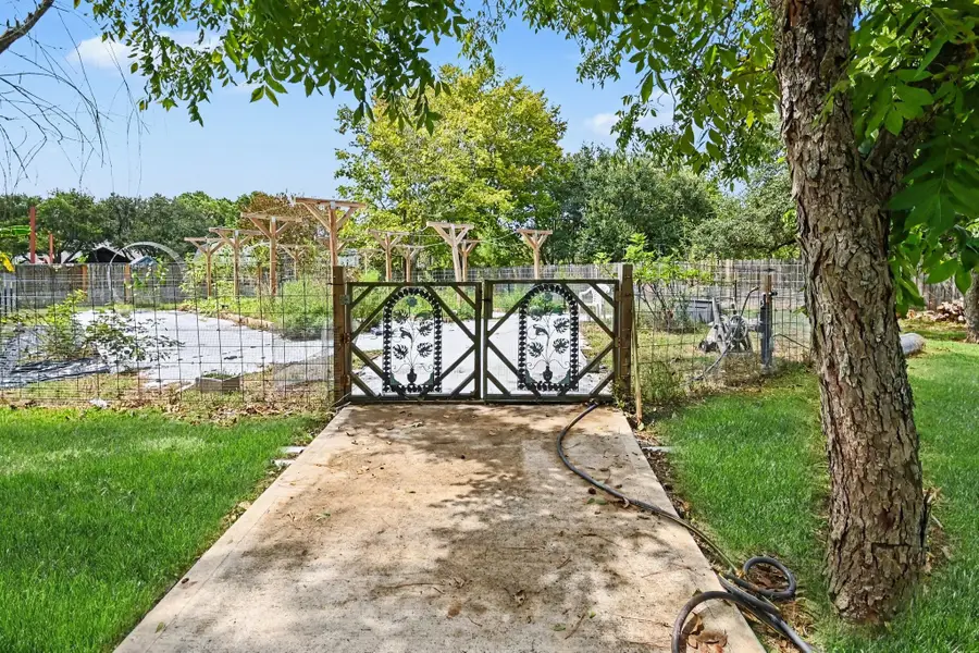 142 Happy Hollow Street, Alvin, TX 77511 - #2