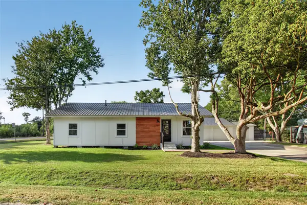 3577 9th Street, Nederland, TX 77705