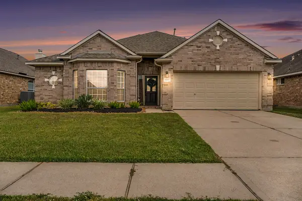 809 Hallmark Oak Street, Seabrook, TX 77586