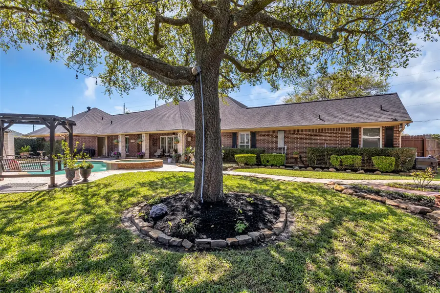 6700 Plantation Drive, Baytown, TX 77523 - #2