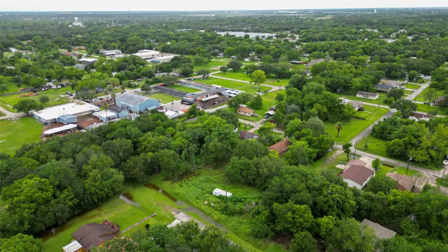 6702 Lewis Rd, Hitchcock, TX 77563 - #3