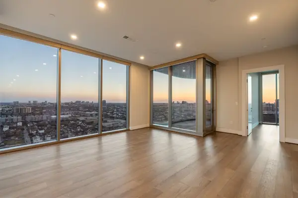 1711 Allen Parkway #2403, Houston, TX 77019