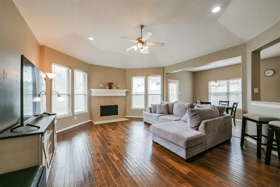 4822 Chase Stone Drive, Bacliff, TX 77518 - Image #3