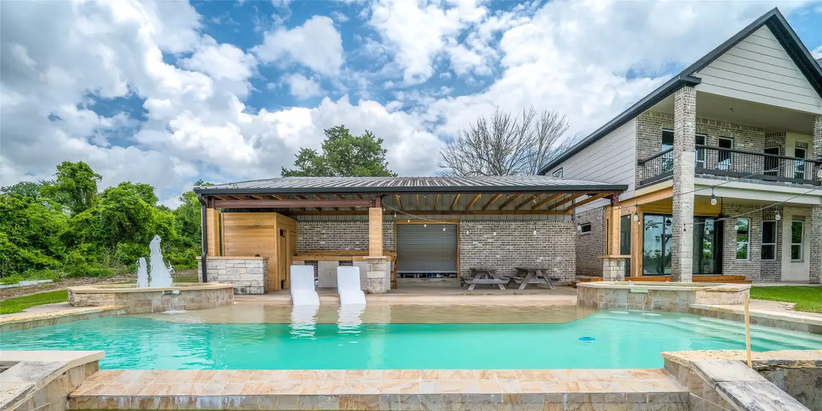 206 Elm Street, Highlands, TX 77562 - #1