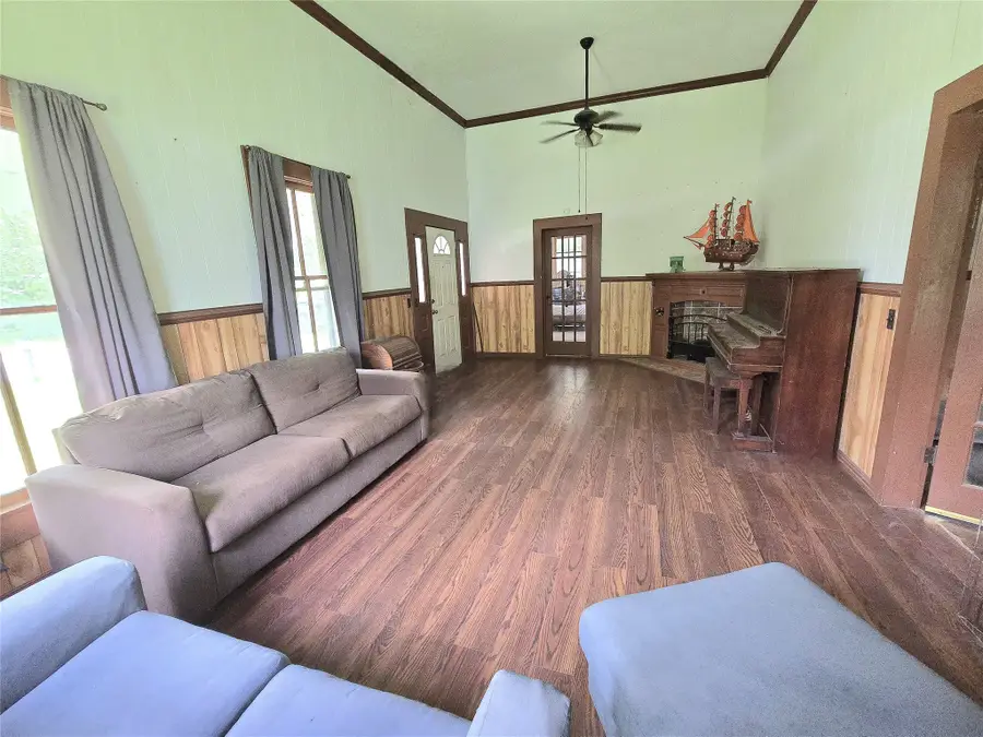 506 W Harris Street, Kirbyville, TX 75956 - #2