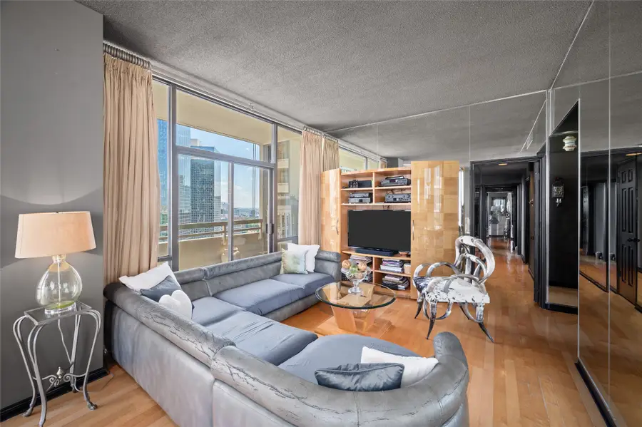 15 Greenway Plaza #26J, Houston, TX 77046 - #3