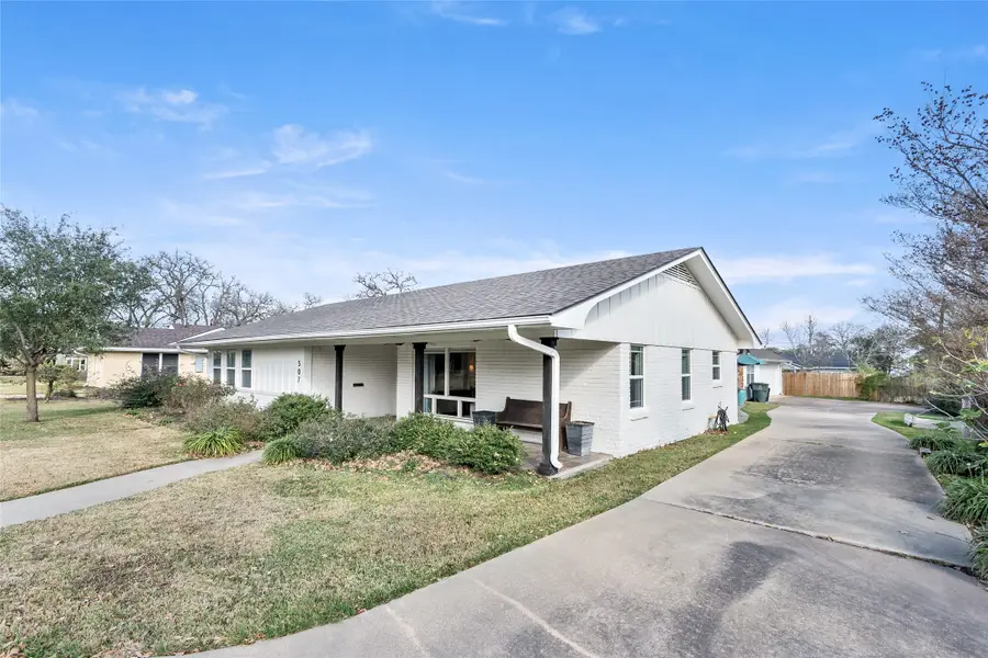 507 Crescent Drive, Bryan, TX 77801 - Image #3