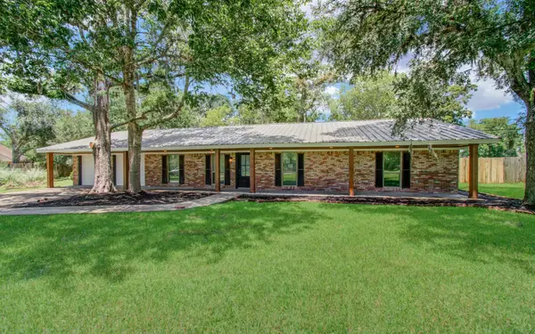 6930 Oak Bend Drive, Alvin, TX 77511