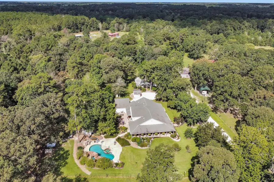 235 Caravella Court, Livingston, TX 77351 - Image #2