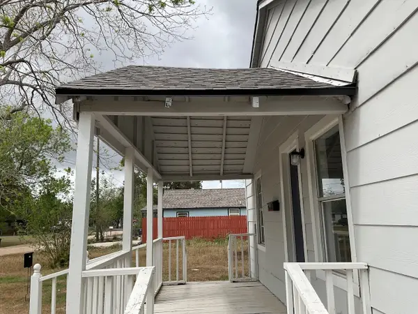 1004 Harlem Street, El Campo, TX 77437