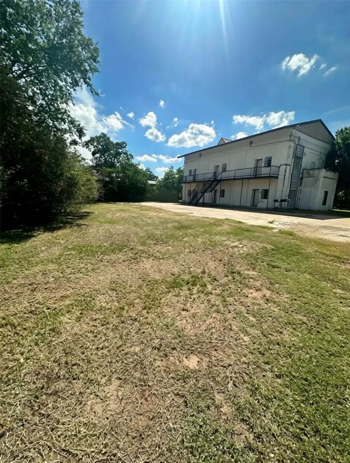 1010 Nelson, Yoakum, TX 77995 - #1