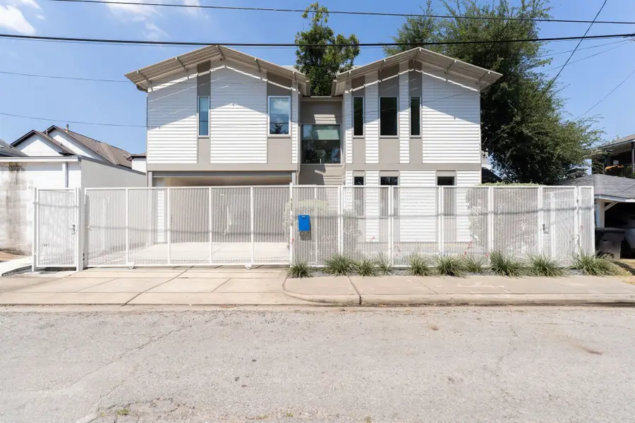 706 Oakley Street, Houston, TX 77006 - Image #2