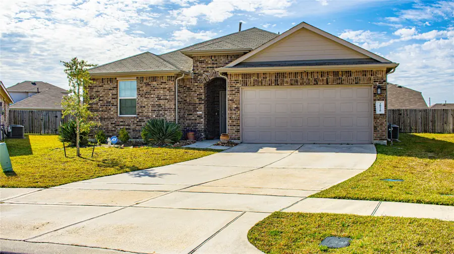 20520 Vaughn Forest Court, Southeast Montgomery, TX 77357 - Image #2
