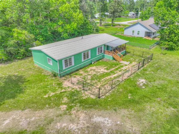 203 S Canyon Drive, Onalaska, TX 77360