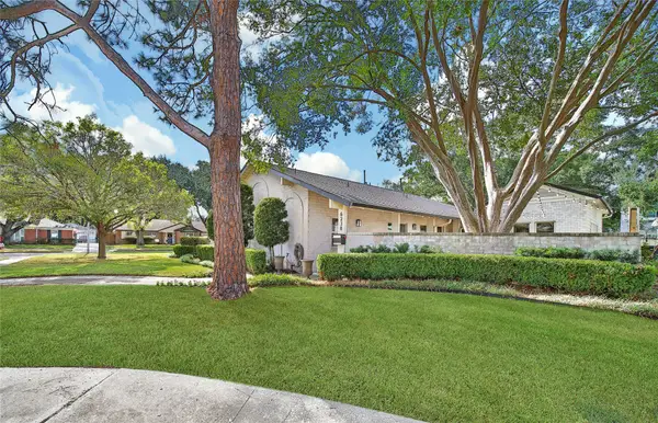 6238 Braesheather Circle, Houston, TX 77096