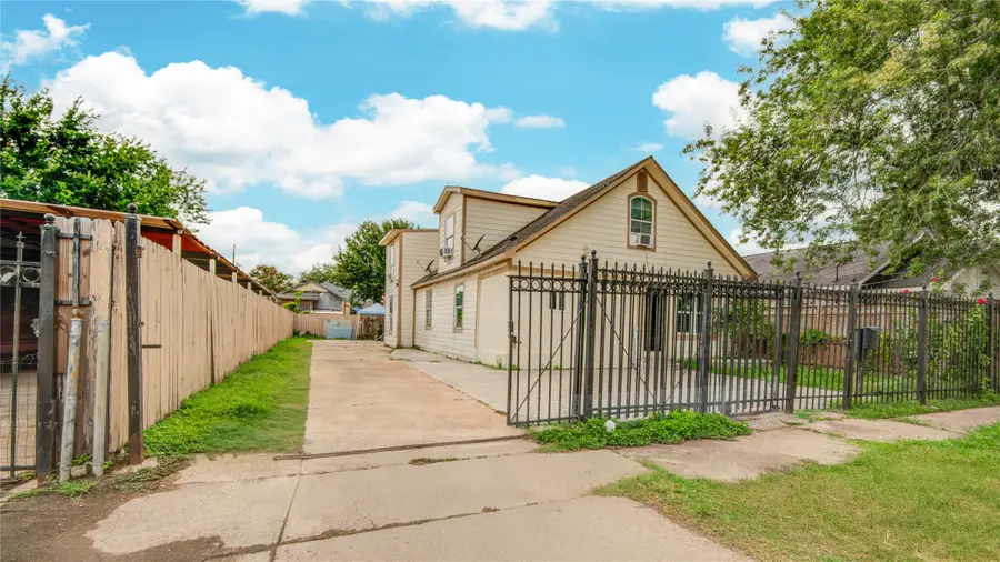 911 Wooding Street, Houston, TX 77011 - Image #2