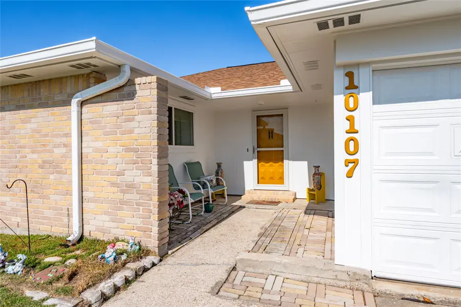 10107 Rocky Hollow Road, La Porte, TX 77571 - Image #3