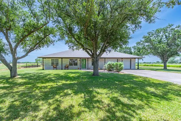 571 Fm 1360, Woodsboro, TX 78393