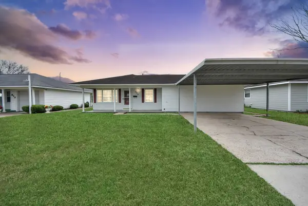 900 S Circle Drive, Baytown, TX 77520