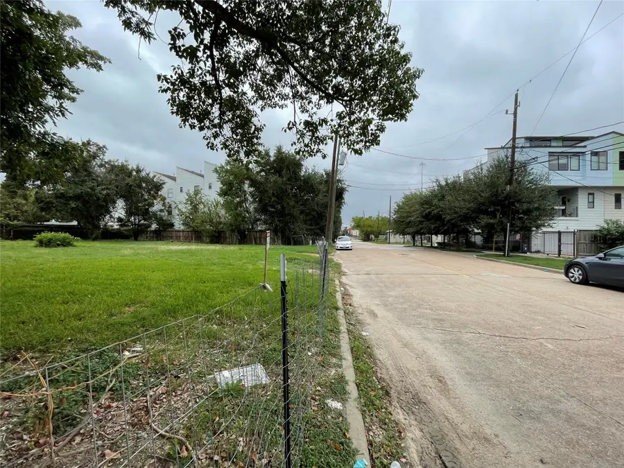2102 Tuam Street, Houston, TX 77004 - #3