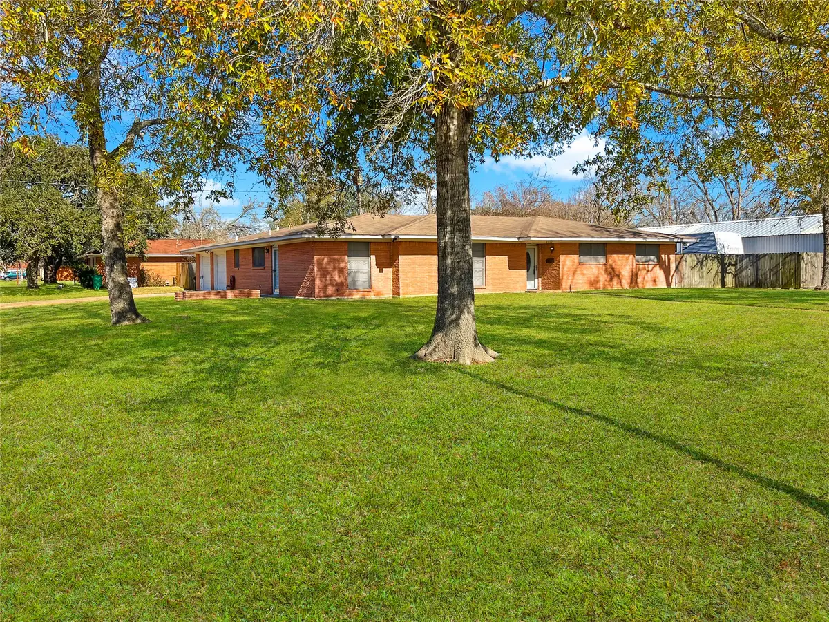 2000 E Fayle Street, Baytown, TX 77520 - #1