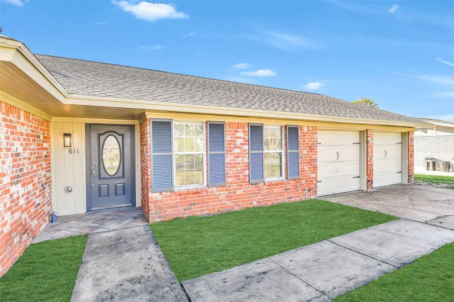 611 Baywood Street, Shoreacres, TX 77571 - Image #2