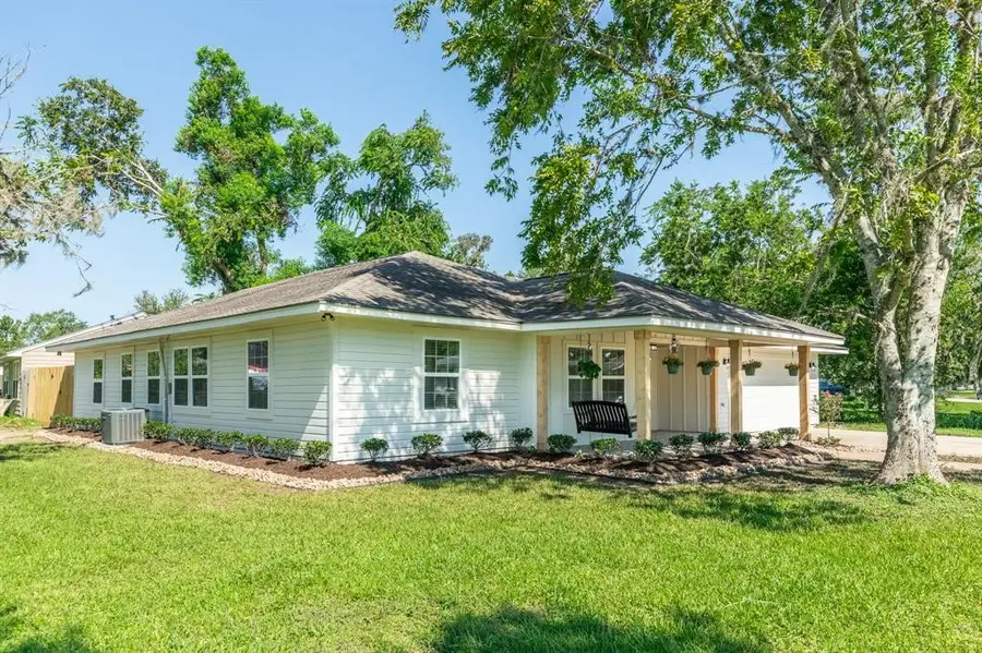 501 Elm Street, Lake Jackson, TX 77566 - #3