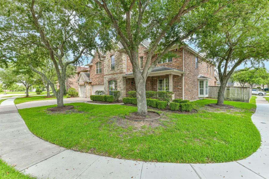 12206 Bell Creek Drive, Pearland, TX 77584 - #2