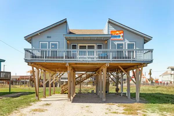 814 Beach Drive, Surfside Beach, TX 77541