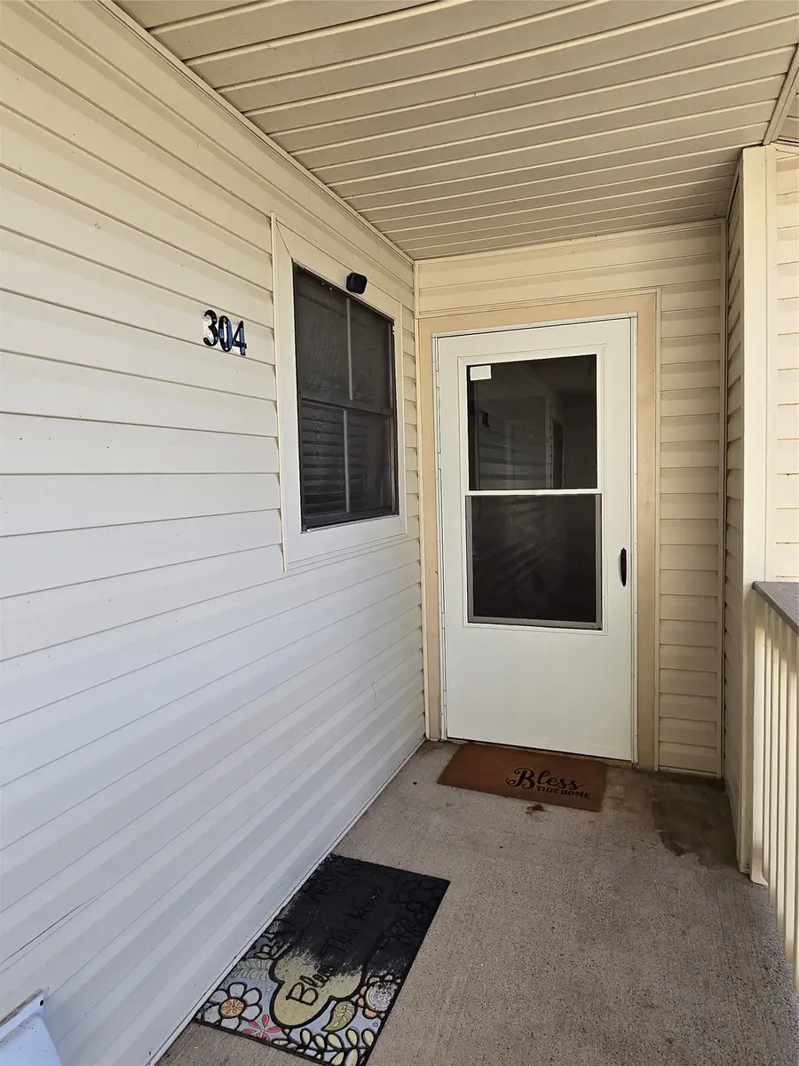 7600 Emmett F Lowry Expressway #304, Texas City, TX 77591 - #2